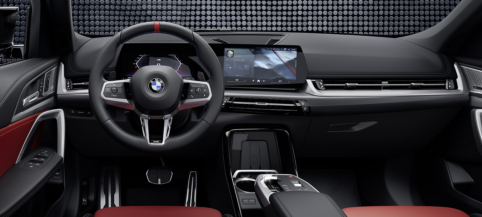 BMW X1 M35i xDrive Detail interior steering wheel and display
