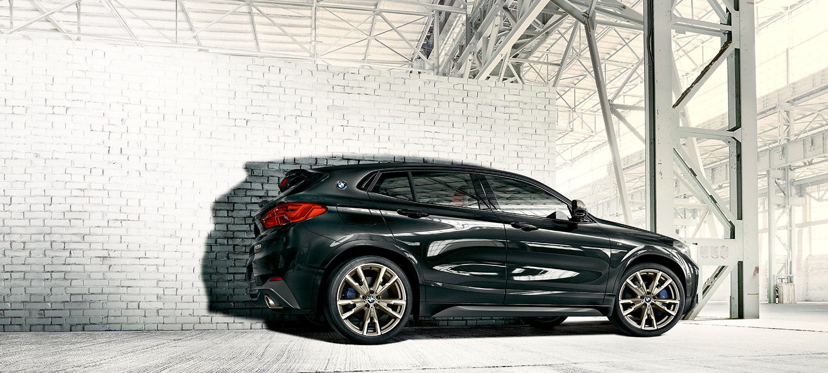 Side view BMW X2 M35i (F39) Sapphire Black metallic